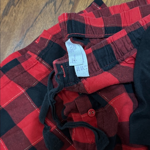 Check Pjs - Picture 2 of 3
